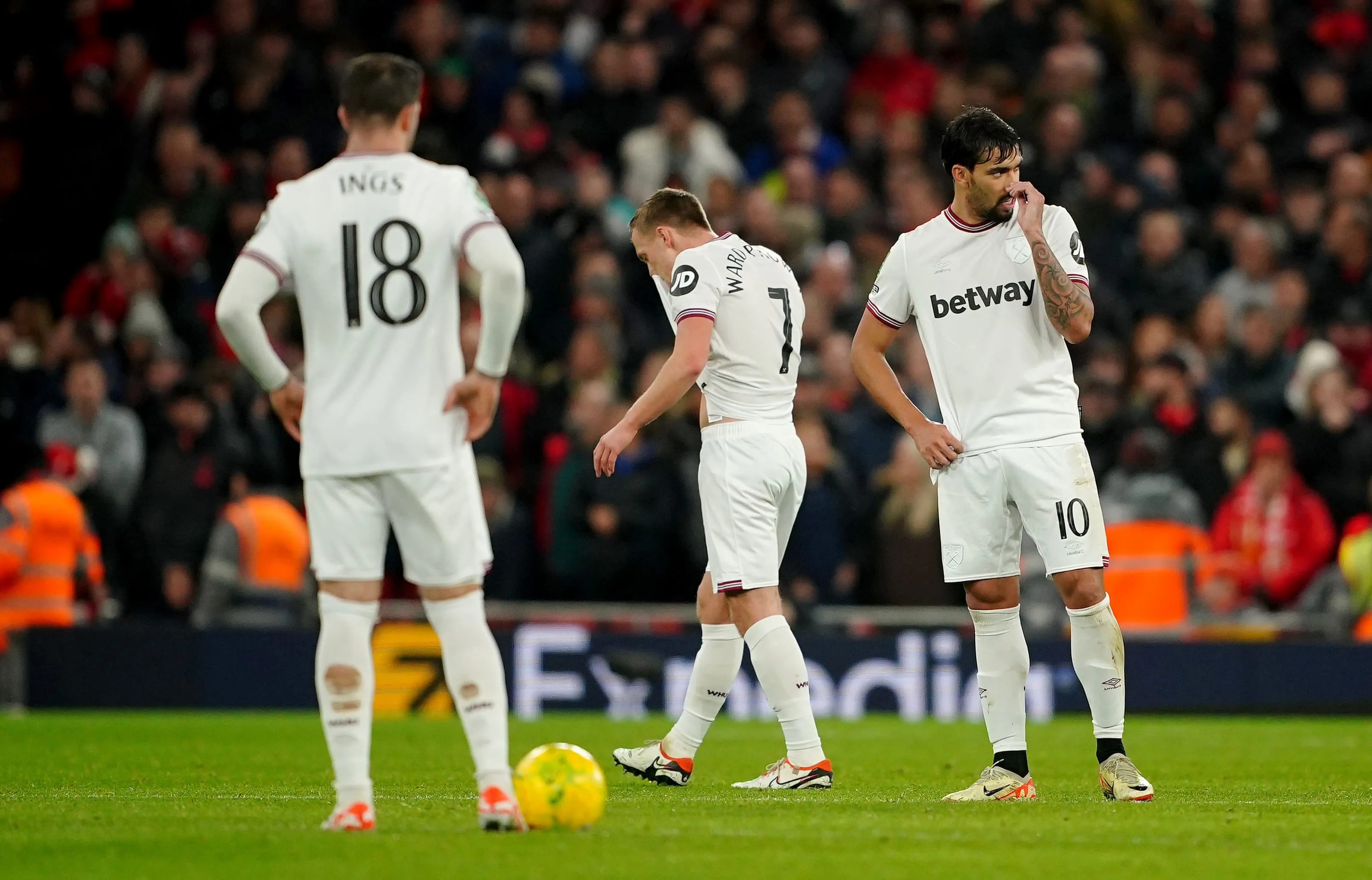 West Ham recebe o Manchester United para n&atilde;o cair no mesmo precip&iacute;cio que o advers&aacute;rio