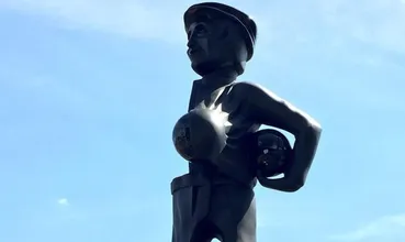 Dois anos sem Chespirito: Am&eacute;rica do M&eacute;xico inaugura est&aacute;tua de &lsquo;El Chanfle&rsquo; em seu CT