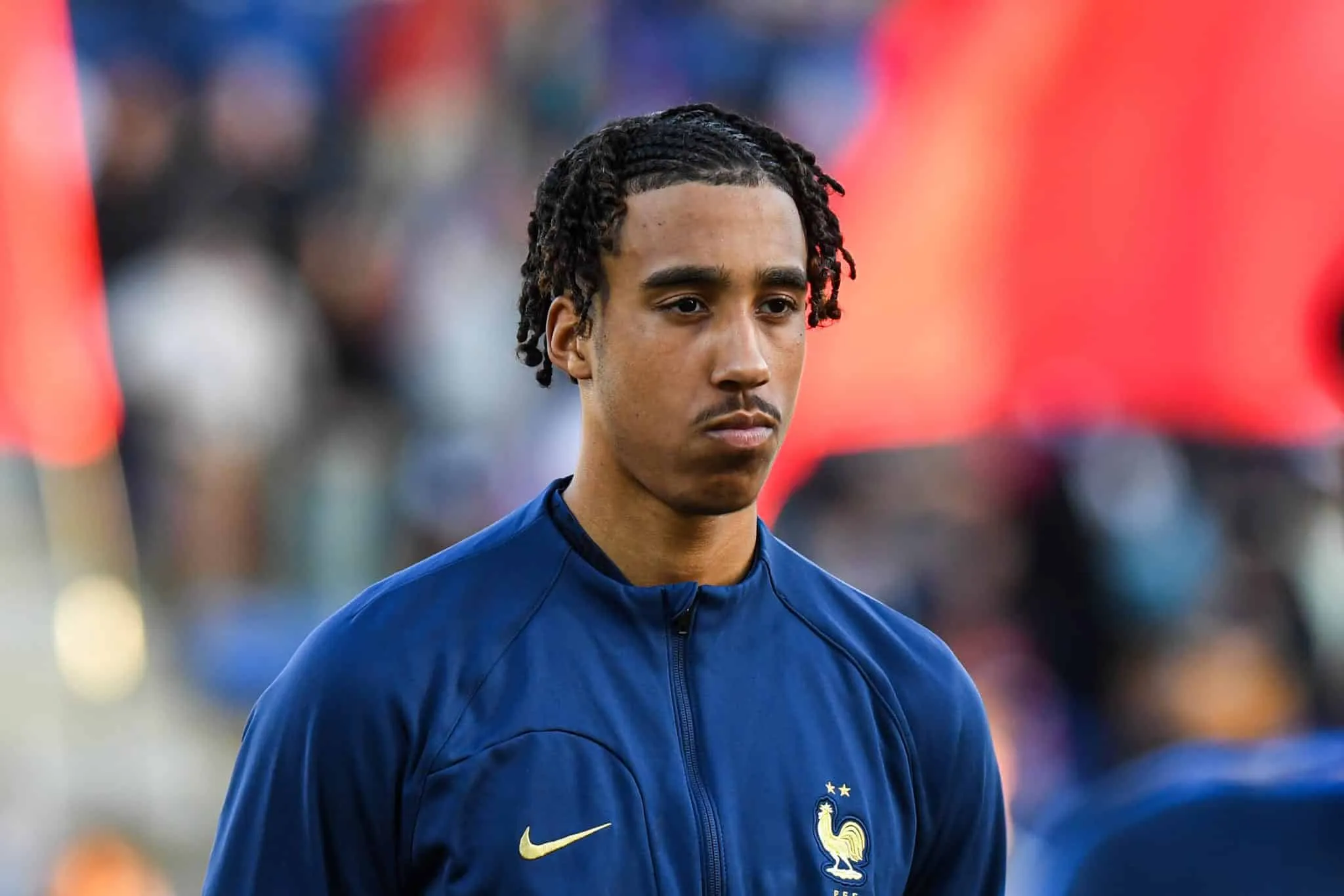 &lsquo;Jovem e maduro&rsquo;: quem &eacute; o franc&ecirc;s de 18 anos alvo de Real Madrid, PSG e Chelsea