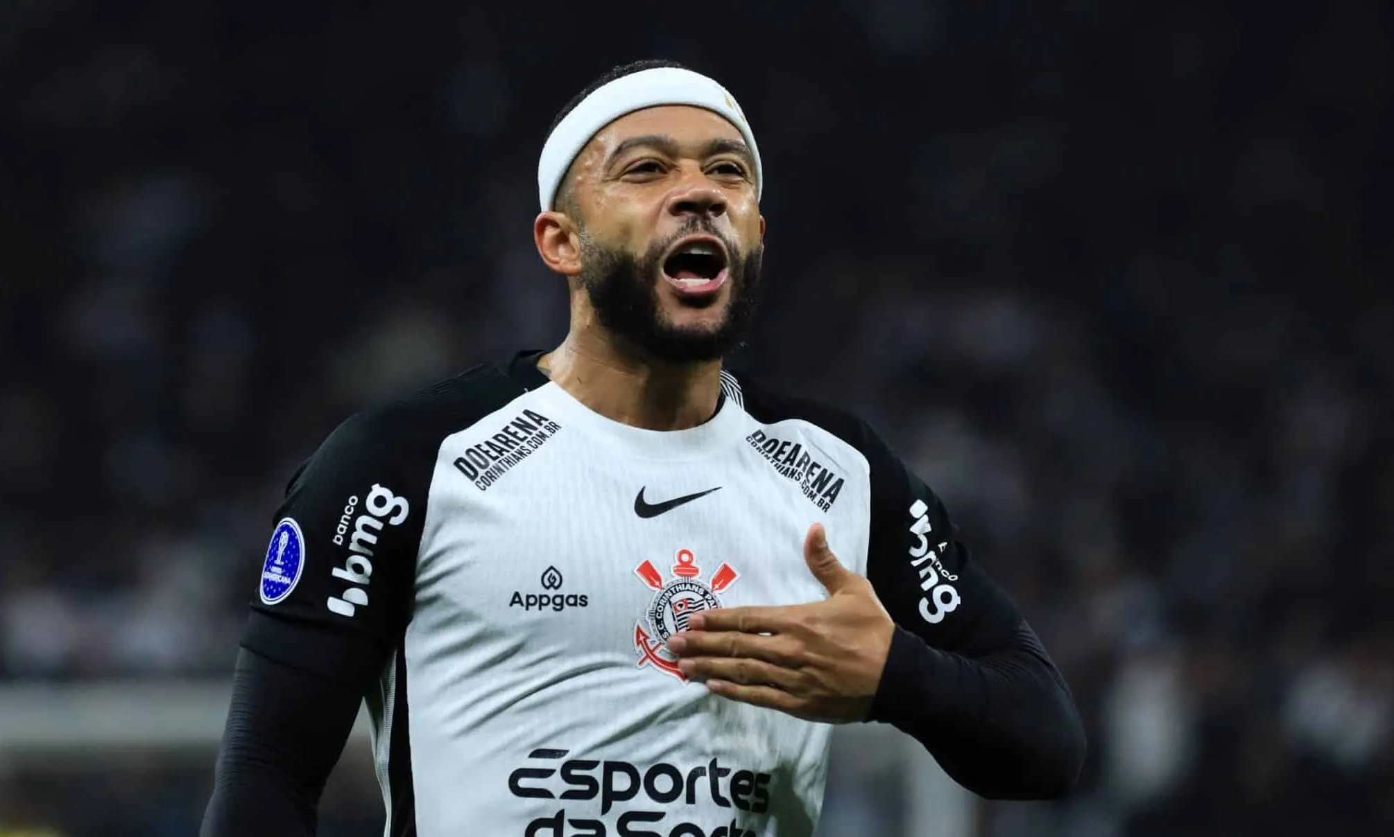 Corinthians: Reuni&atilde;o ameniza falta de Memphis, mas n&atilde;o muda clima b&eacute;lico com diretoria
