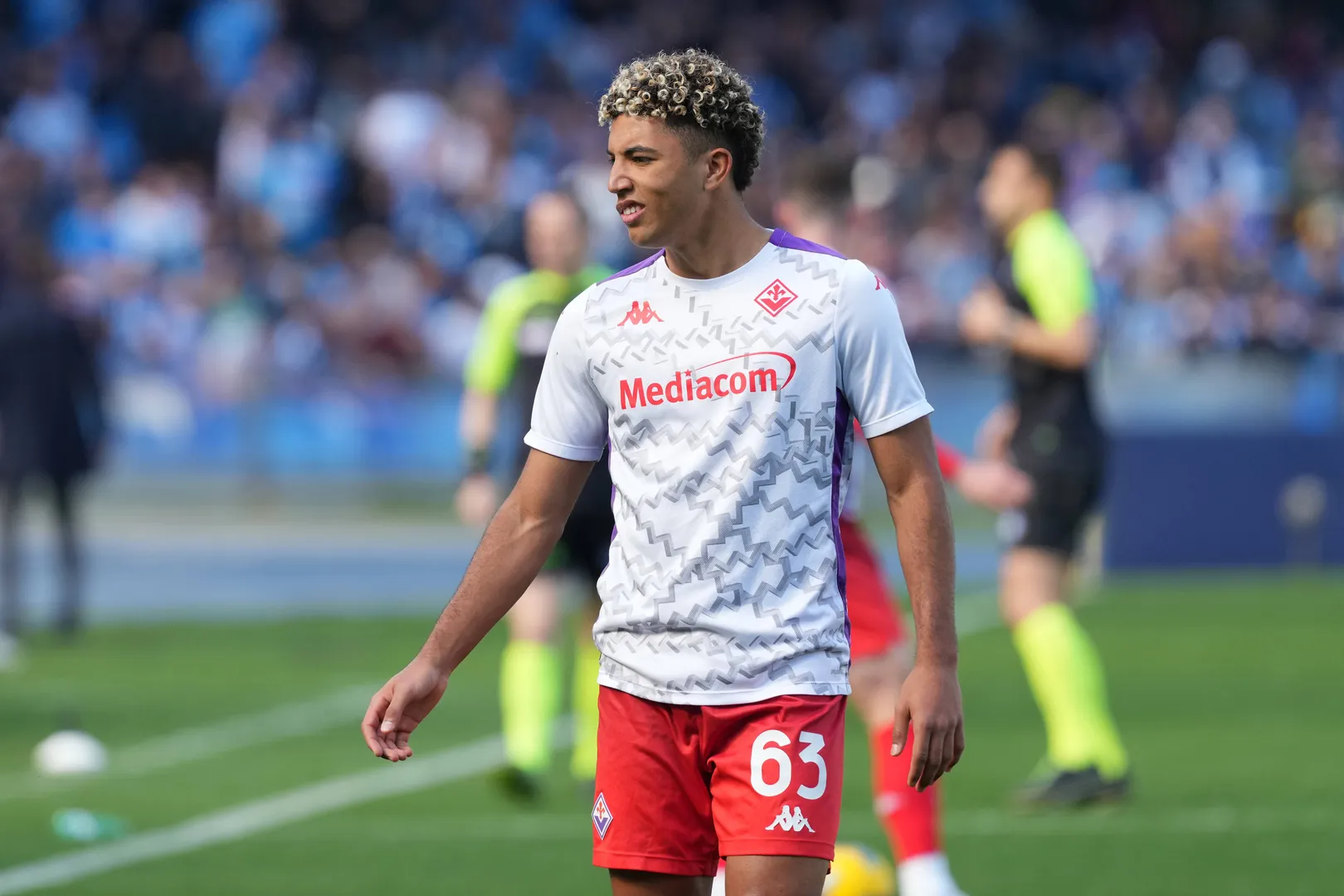 Maat Daniel Caprini em partida pela Fiorentina.