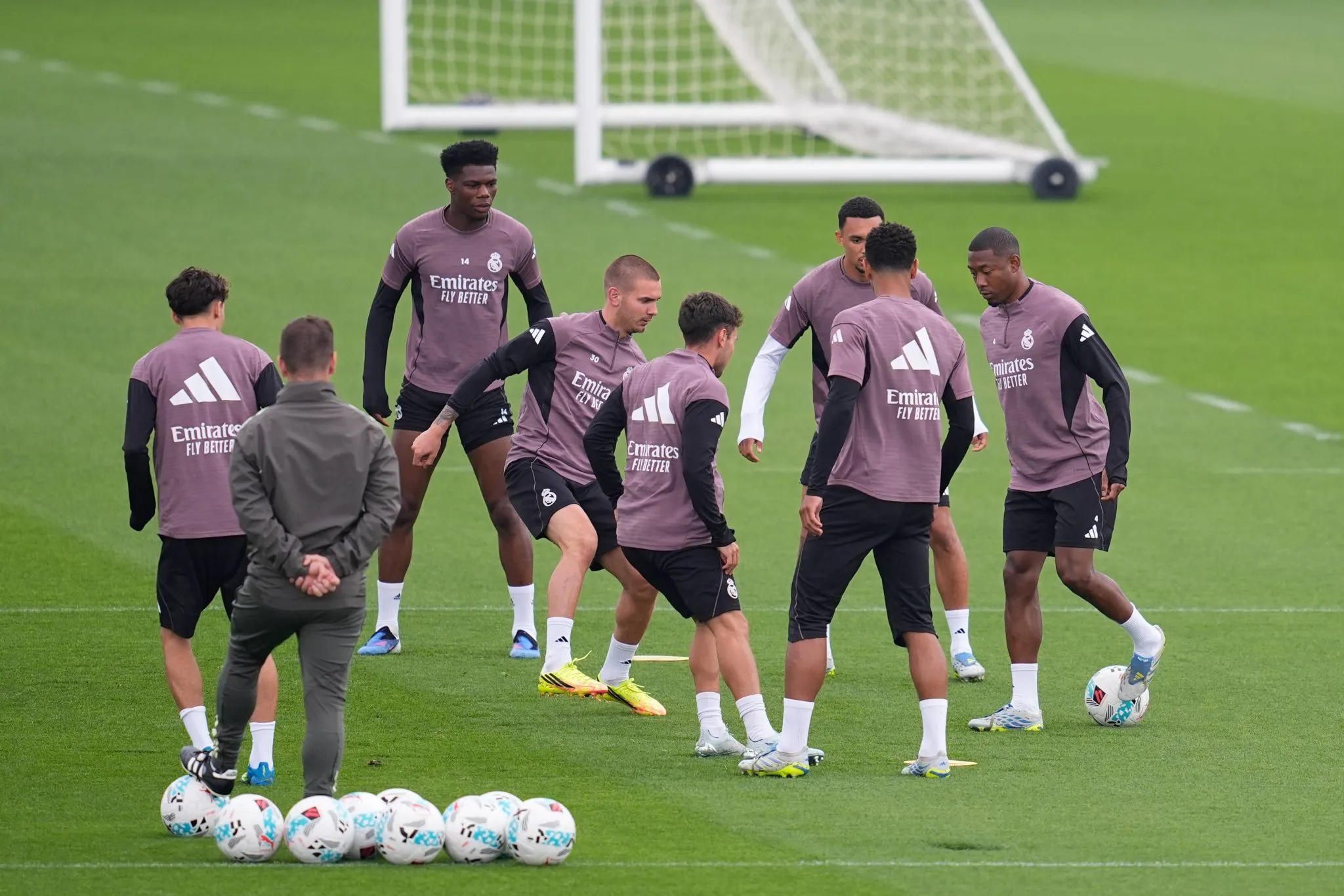 Jogadores do Real Madrid durante treino 