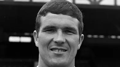Tr&ecirc;s d&eacute;cadas de Liverpool e superado apenas por Gerrard: Morre &lsquo;colosso&rsquo; Ron Yeats