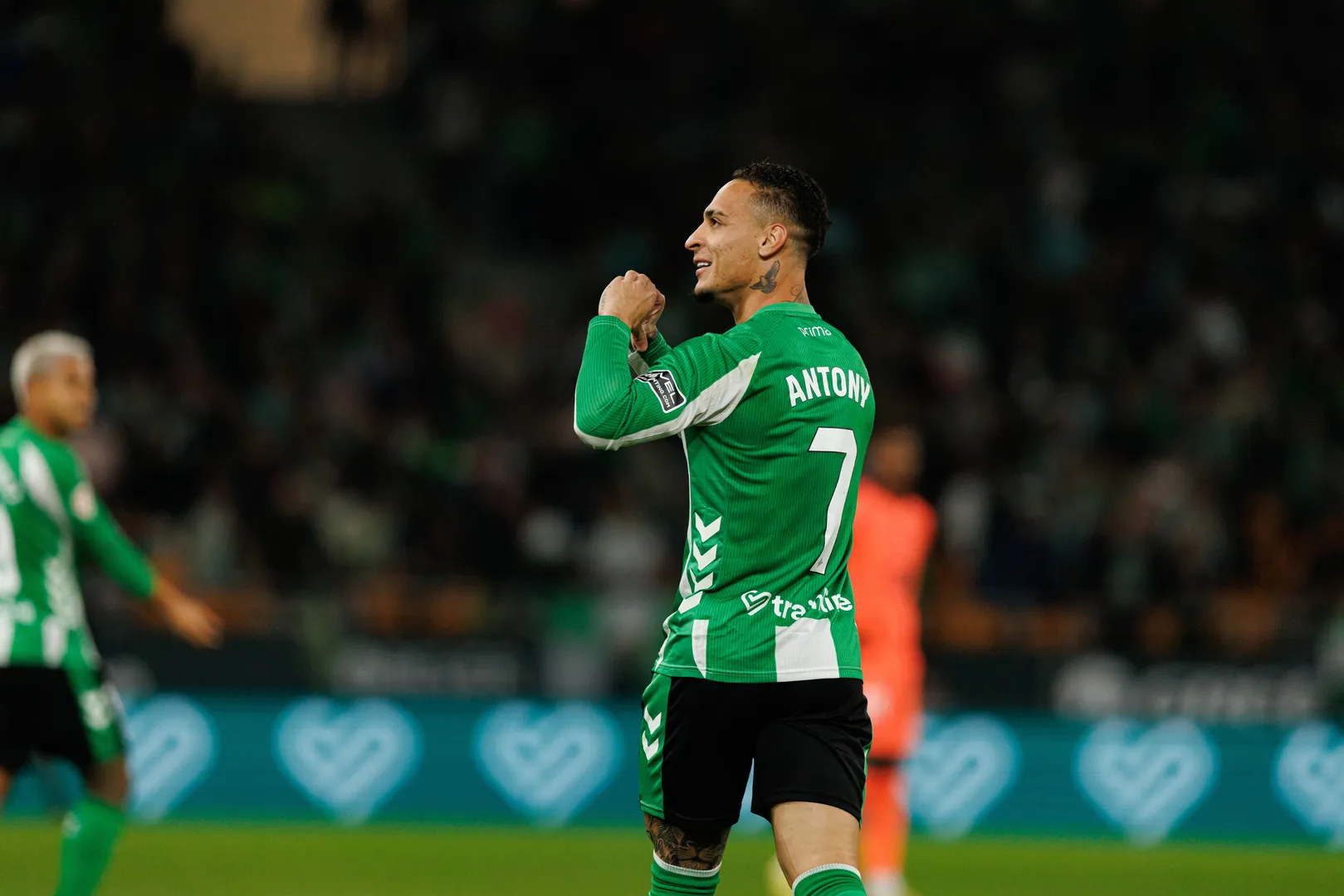 Antony comemora gol do Betis