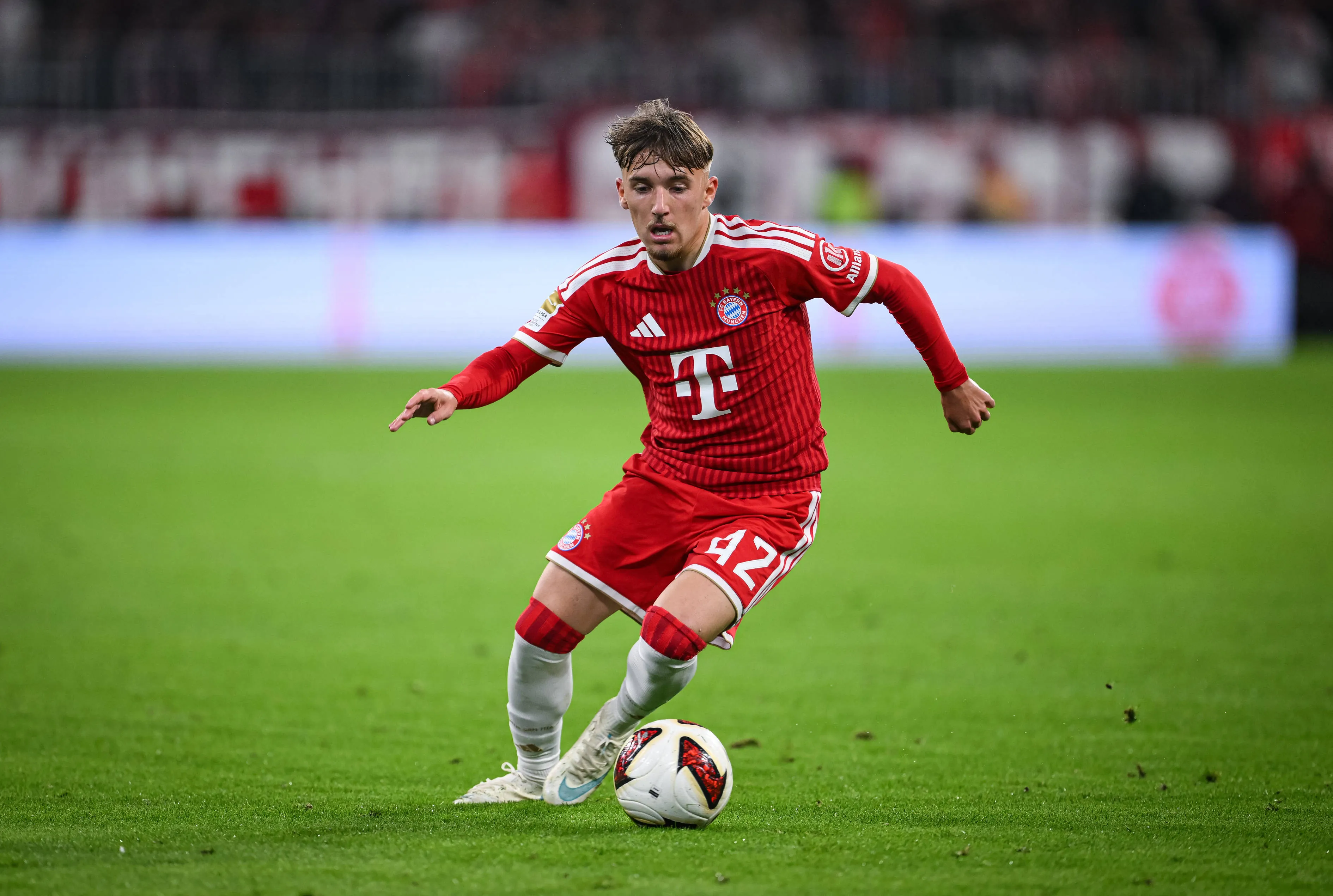 Karl pelo Bayern em 2026/27 