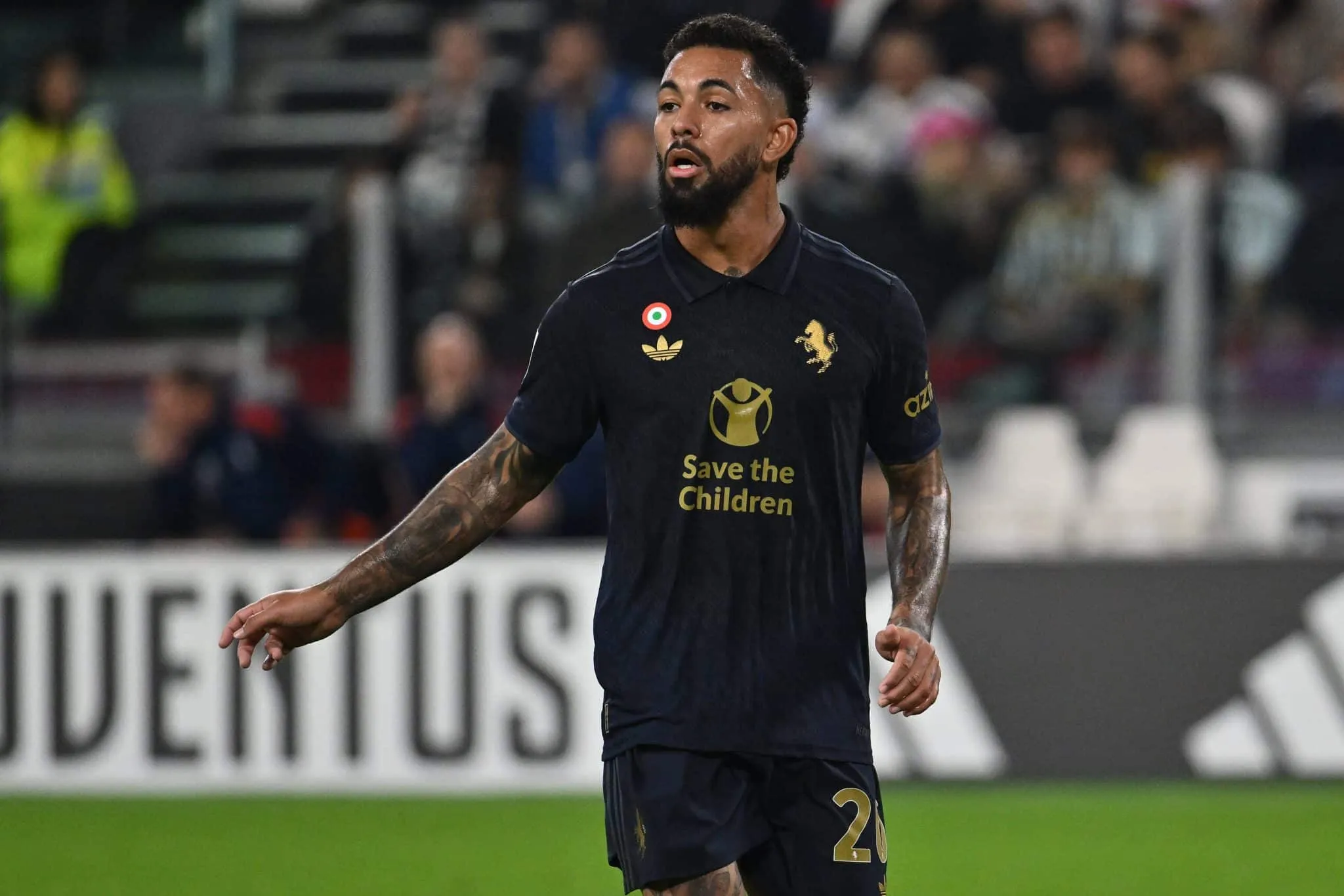 Douglas Luiz escapa de expuls&atilde;o e Juventus &eacute; salva por ex-Real Madrid
