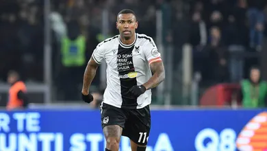 Cruzeiro d&aacute; chap&eacute;u no Corinthians e fecha com volante da Udinese