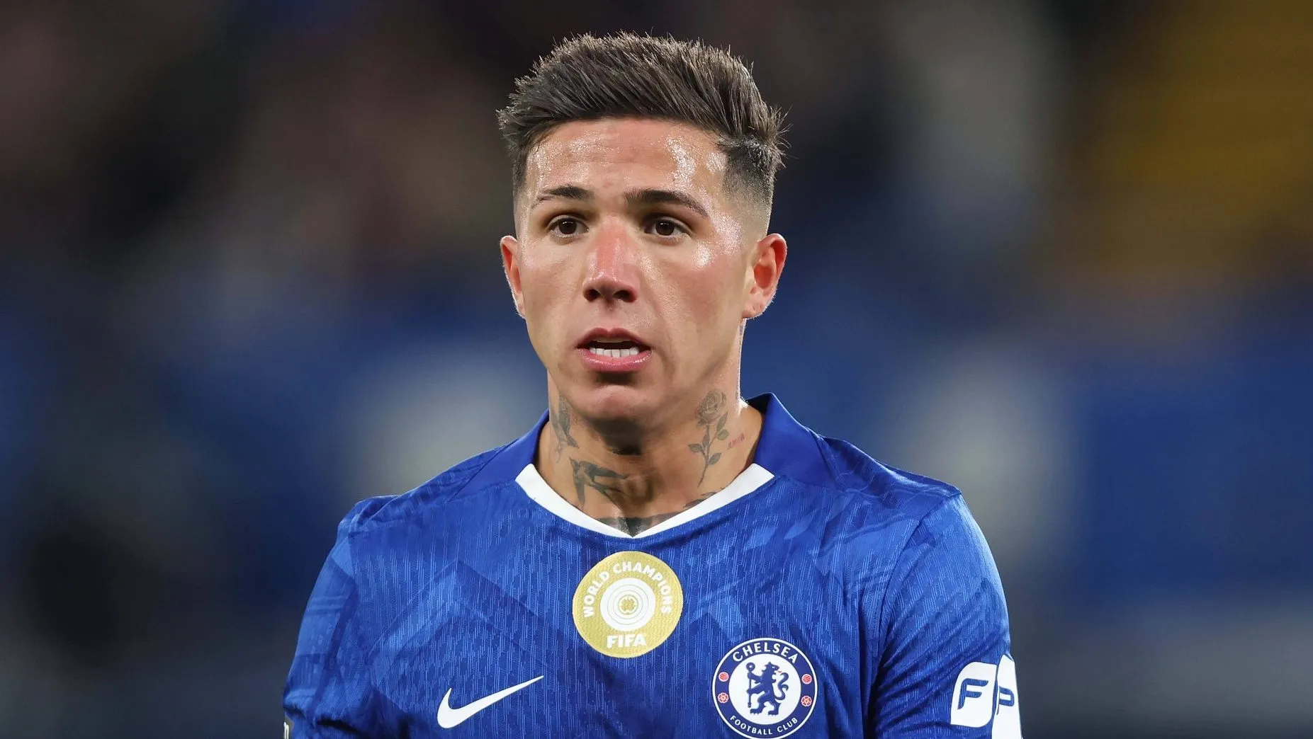 Enzo Fern&aacute;ndez, meio-campista do Chelsea