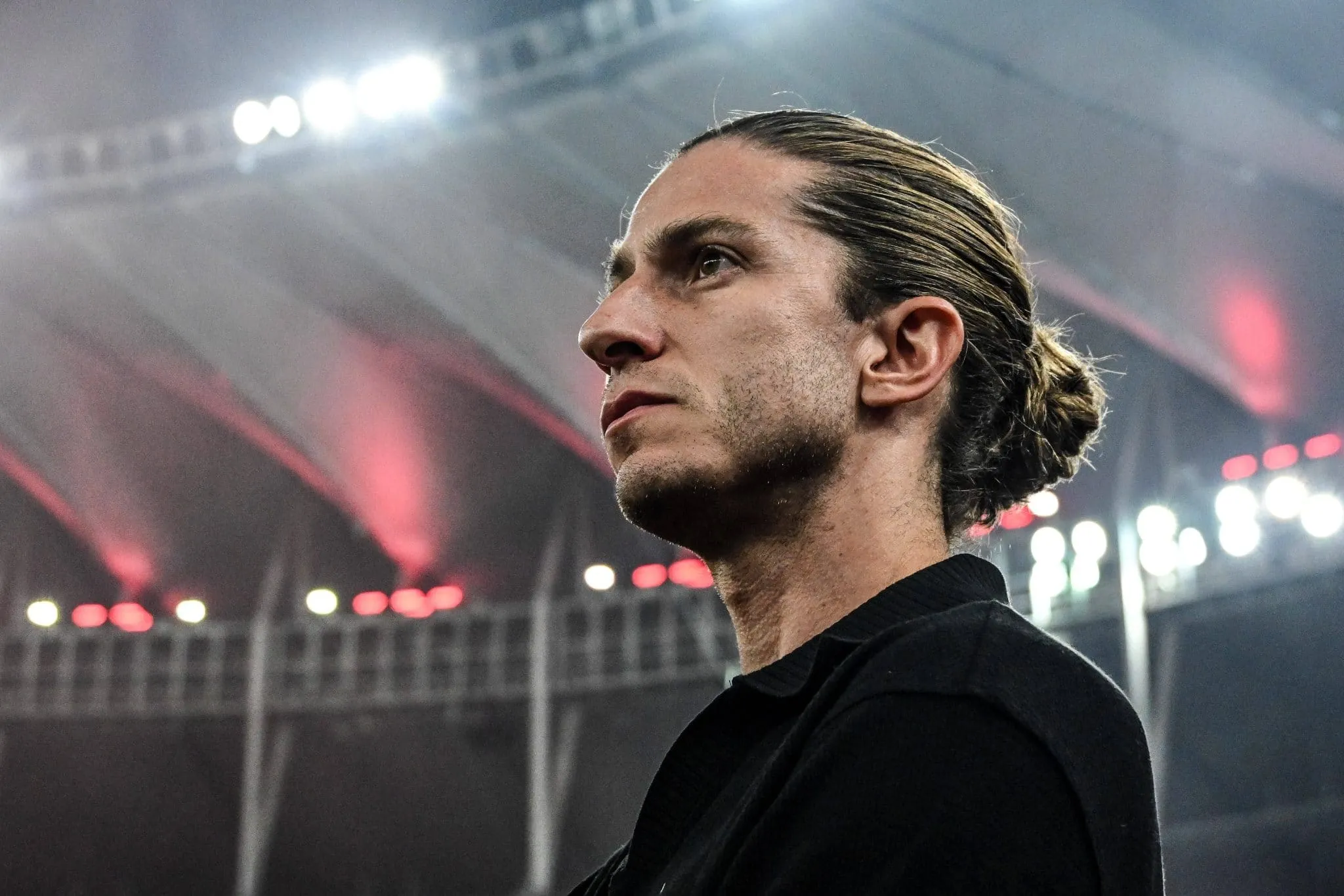 Filipe Lu&iacute;s conseguiu em um jogo algo que Tite tentou por 70 no Flamengo
