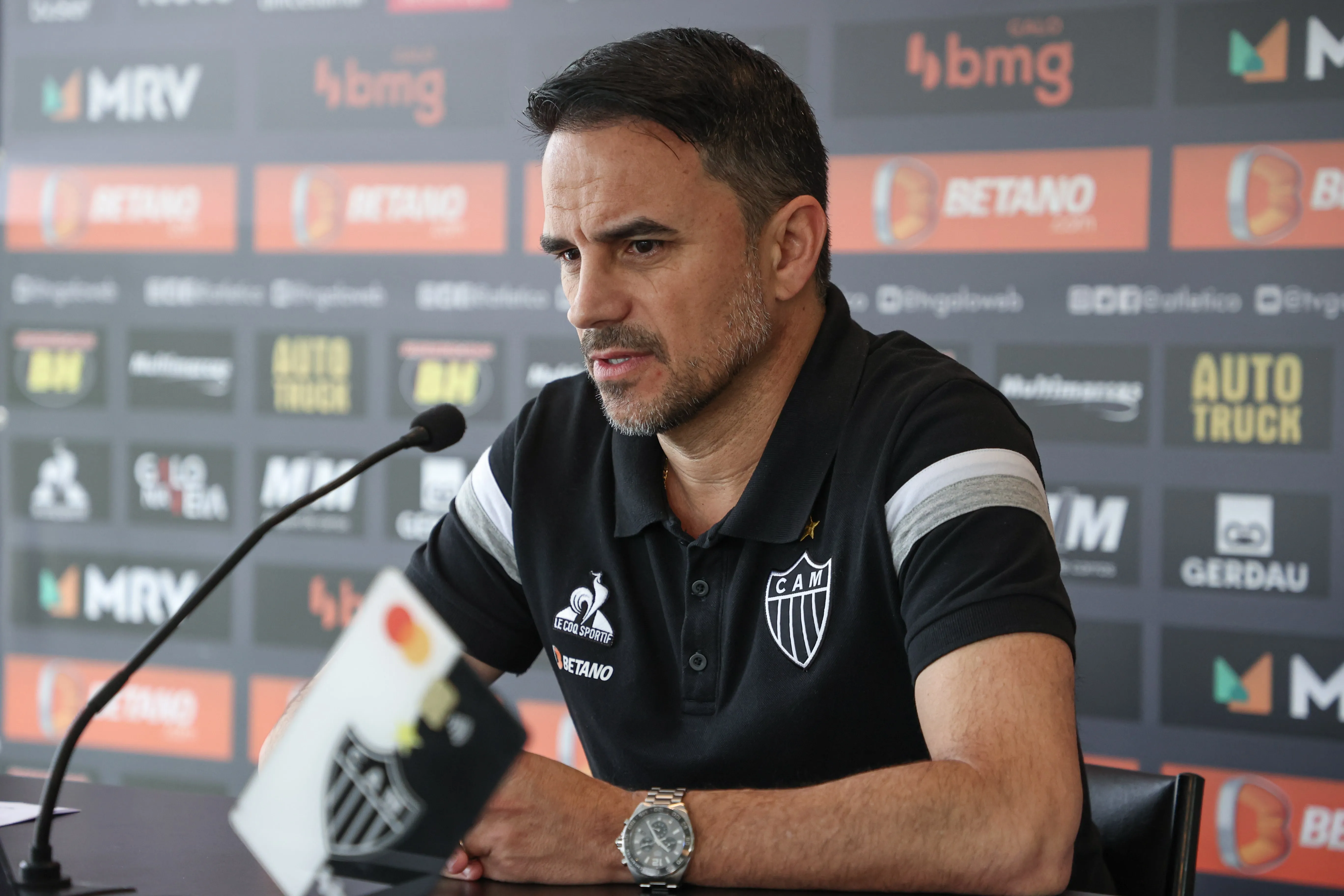 Atl&eacute;tico-MG frustra Corinthians e confirma perman&ecirc;ncia de Rodrigo Caetano, primeiro &lsquo;refor&ccedil;o&rsquo; de 2024