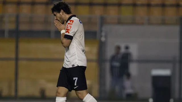 Pato, principal contrata&ccedil;&atilde;o do Corinthians, ainda n&atilde;o conseguiu render o esperado (Daniel Augusto Jr/Ag&ecirc;ncia Corinthians)