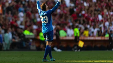 Rafael alcan&ccedil;a marca expressiva e mostra em n&uacute;meros que &eacute; o melhor goleiro do S&atilde;o Paulo ap&oacute;s Ceni