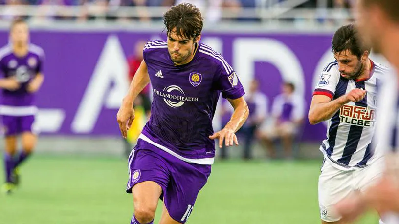 Kak&aacute; arrancou e marcou um gola&ccedil;o nos Estados Unidos para lembrar dos seus melhores momentos