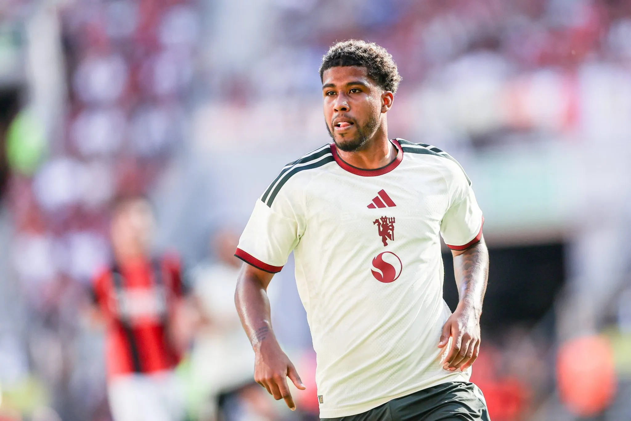 Andrey Santos em a&ccedil;&atilde;o pelo Manchester United