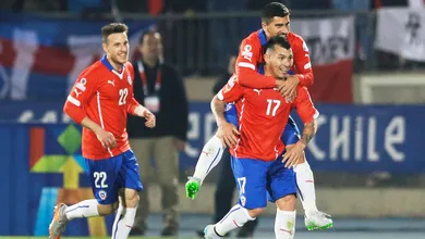 Em um time sem posi&ccedil;&otilde;es r&iacute;gidas, a din&acirc;mica permitiu ao Chile golear e encantar