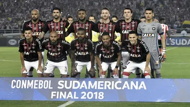 Atl&eacute;tico-PR aproveita a incompet&ecirc;ncia do J&uacute;nior nos p&ecirc;naltis e &eacute; campe&atilde;o da Sul-Americana