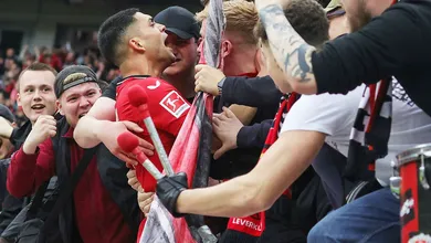 Leverkusen ganha mais uma, tira dist&acirc;ncia para o RB Leipzig e est&aacute; bem vivo na briga por vaga na Champions