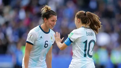 Jap&atilde;o teve a bola, mas foi Argentina quem fez hist&oacute;ria com seu primeiro ponto em Copas