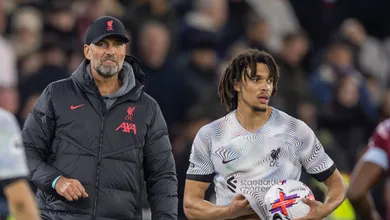 Klopp revela como reagiu &agrave;s vaias a Alexander-Arnold no Liverpool