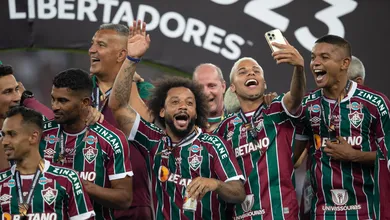 Marcelo em jogo, promessa paga e provoca&ccedil;&atilde;o a rival: o dia do Fluminense ap&oacute;s a conquista da Libertadores
