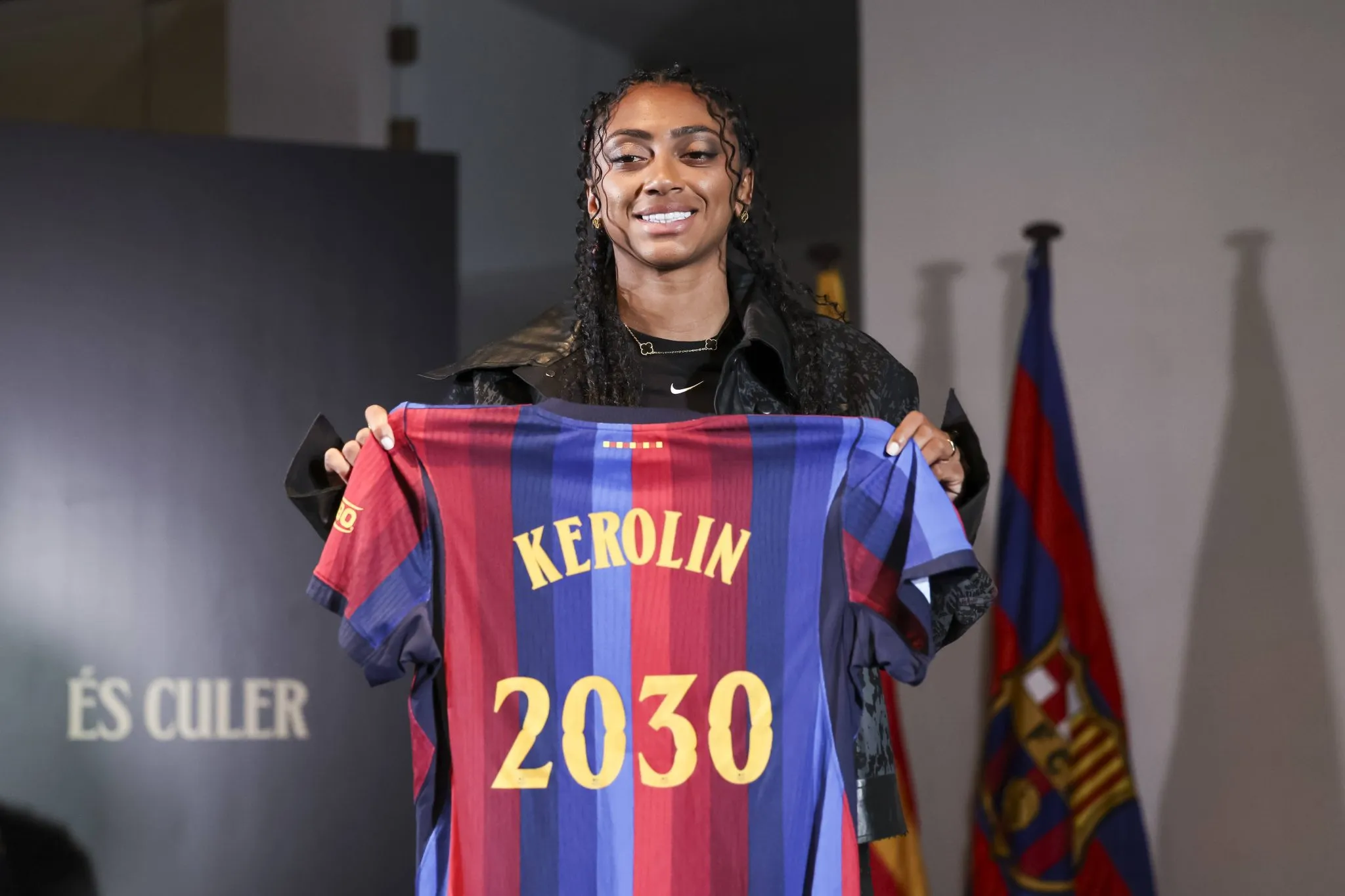 Kerolin é apresentada no Barcelona