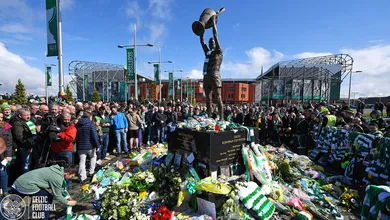 O Celtic realizou um imenso tributo a Billy McNeill, seu eterno capit&atilde;o na conquista da Champions