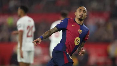 Com novo gola&ccedil;o, Raphinha persegue Salah e p&otilde;e Barcelona de vez na briga por La Liga
