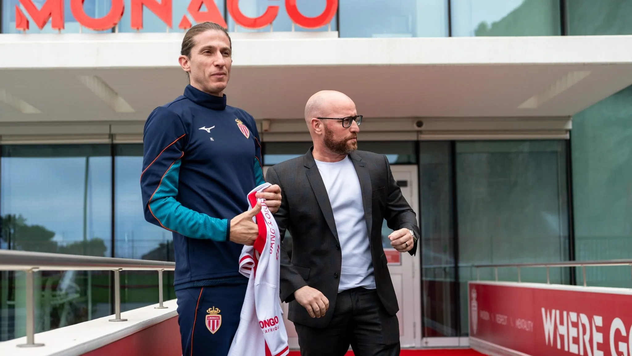 &lsquo;&Eacute; a primeira vez que vejo isso&rsquo;: Diretor brasileiro, Thiago Scuro explica pol&ecirc;micas do Monaco na janela