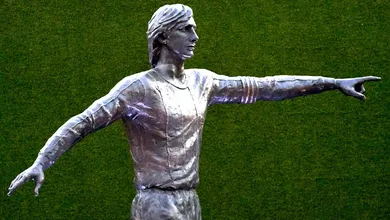 Barcelona eternizou o legado de Cruyff com uma est&aacute;tua no Camp Nou