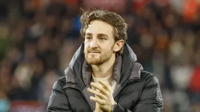 Dois anos ap&oacute;s sofrer parada card&iacute;aca, zagueiro &eacute; liberado para voltar ao futebol