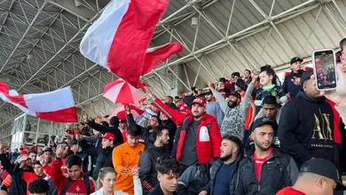 Internacional faz treino beneficente com presen&ccedil;a da torcida antes de viagem para SP