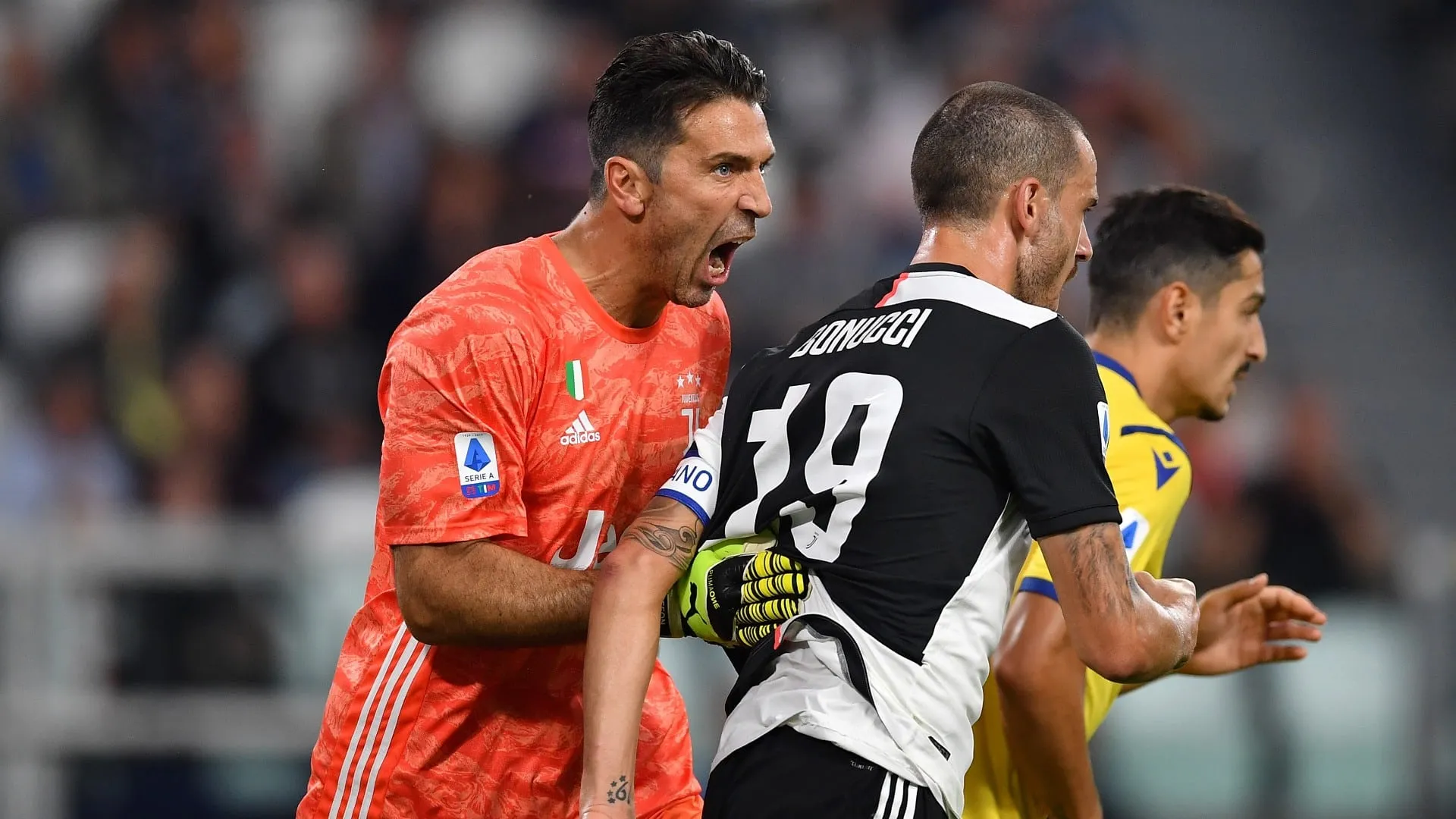 Verona abriu o placar em uma sequ&ecirc;ncia maluca, mas levou a virada da Juventus
