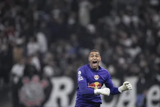 Ex-Vasco, brasileiro chega &agrave; Liga Portuguesa para substituir novo refor&ccedil;o do Flamengo