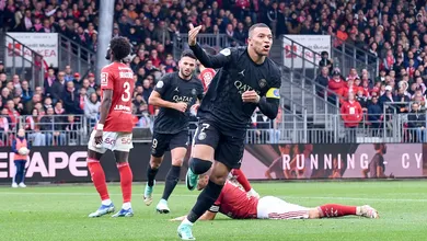 PSG contou com um pouco de sorte para vencer o Brest, com provoca&ccedil;&atilde;o de Mbapp&eacute; no final