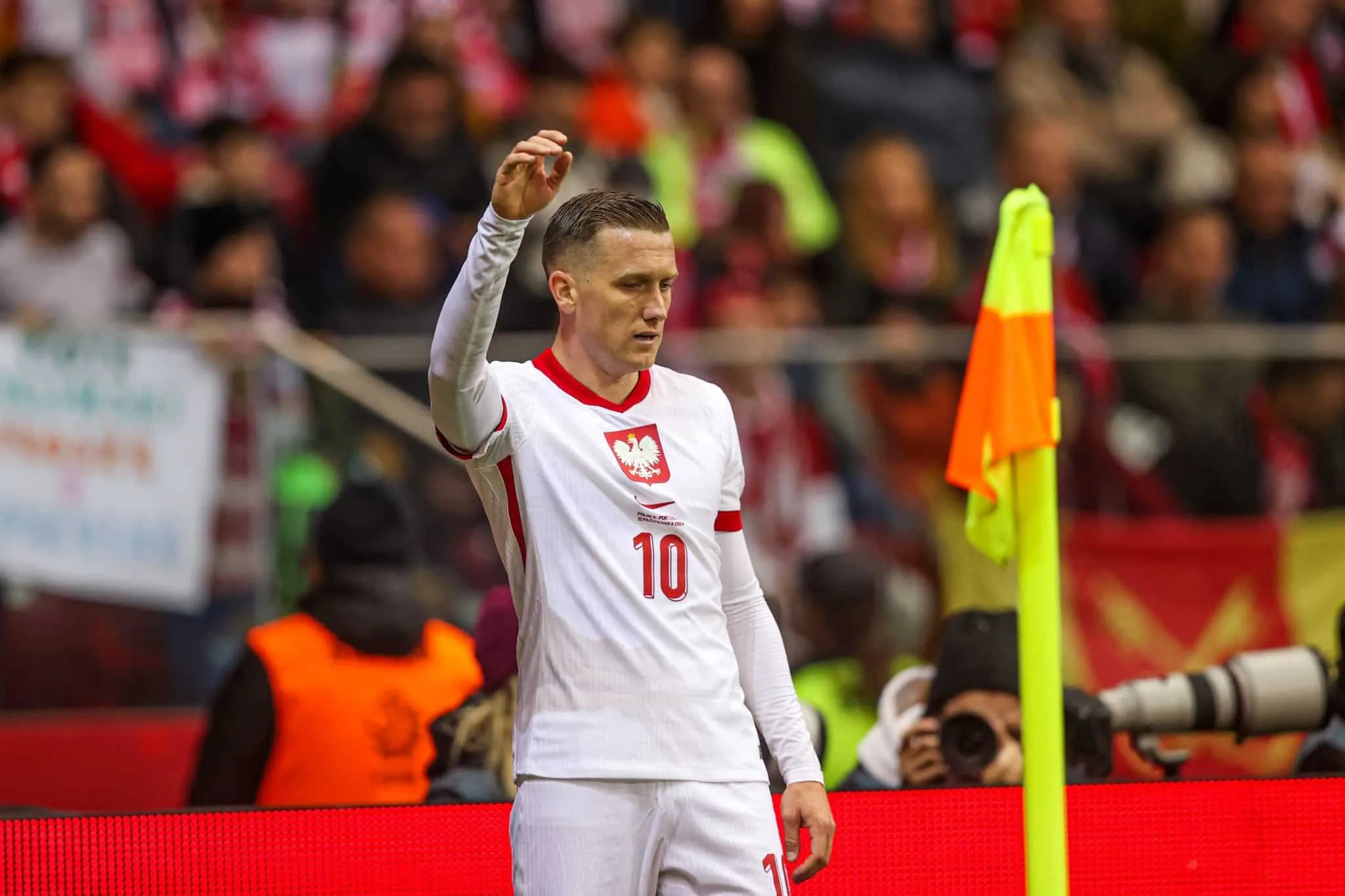 Cobi&ccedil;ado: polon&ecirc;s revela t&aacute;ticas do Liverpool para contrat&aacute;-lo em 2022-23