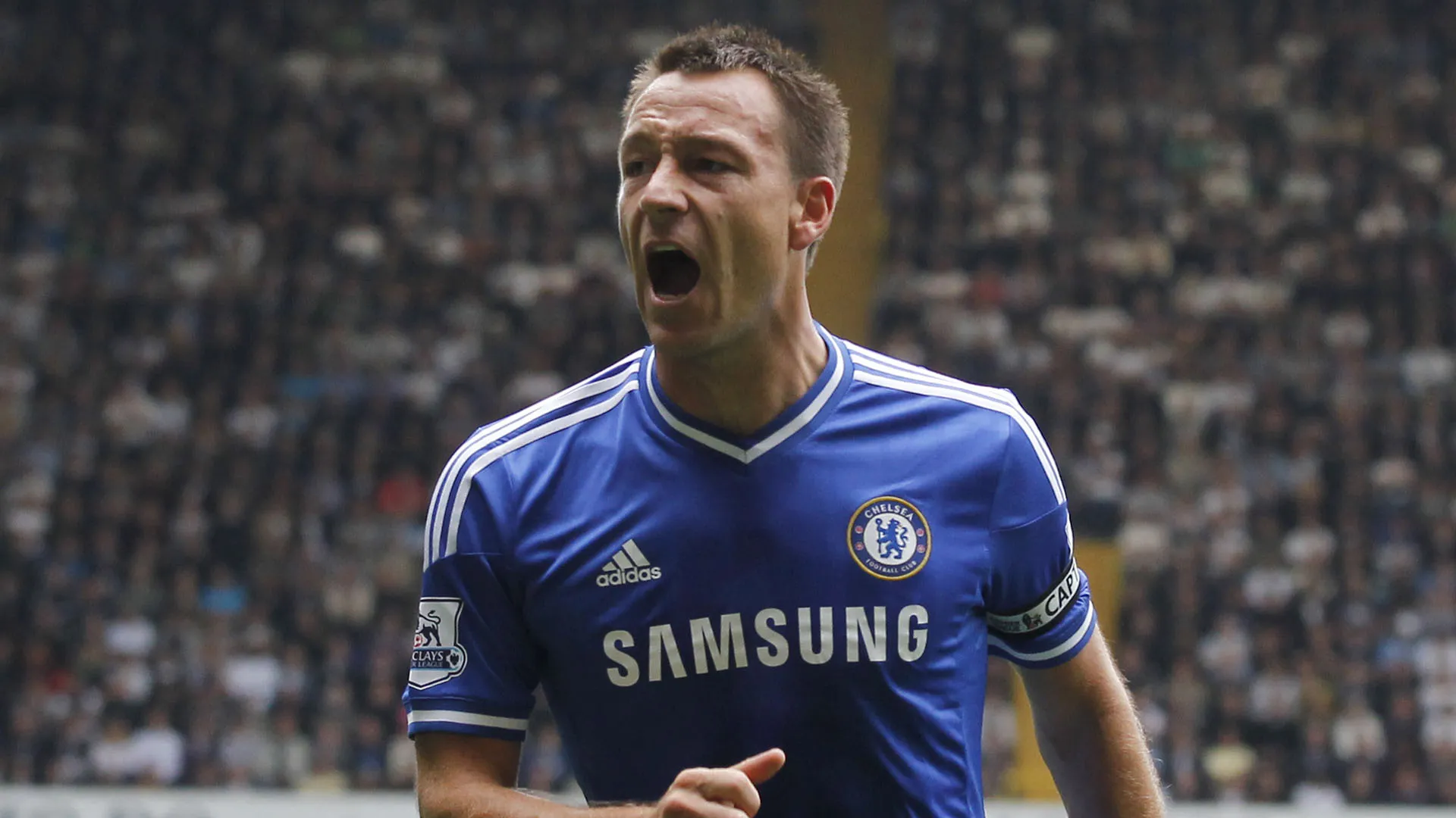O l&iacute;der fica: Terry renova seu v&iacute;nculo com o Chelsea e prolonga sua hist&oacute;ria no clube