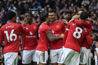 Dortmund abre porta e Manchester United considera ofensiva a titular para setor-chave