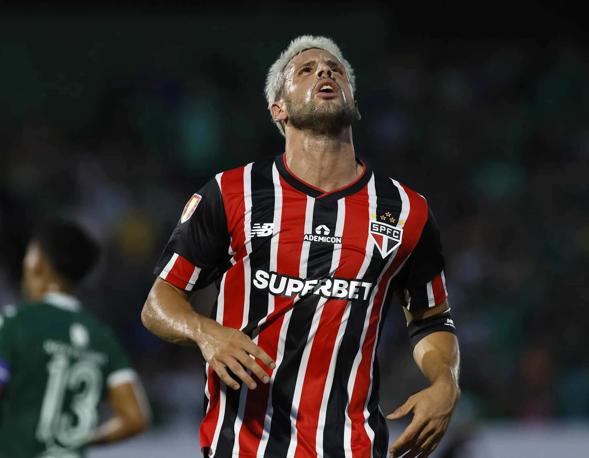 &lsquo;N&atilde;o tem desculpa. &Eacute; calar a boca e trabalhar&rsquo;: a indigna&ccedil;&atilde;o de Calleri mostra caminho para S&atilde;o Paulo espantar&nbsp;turbul&ecirc;ncia