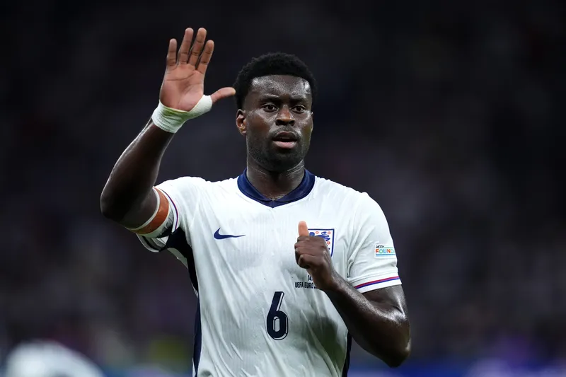 Gu&eacute;hi em a&ccedil;&atilde;o pela sele&ccedil;&atilde;o inglesa na Euro