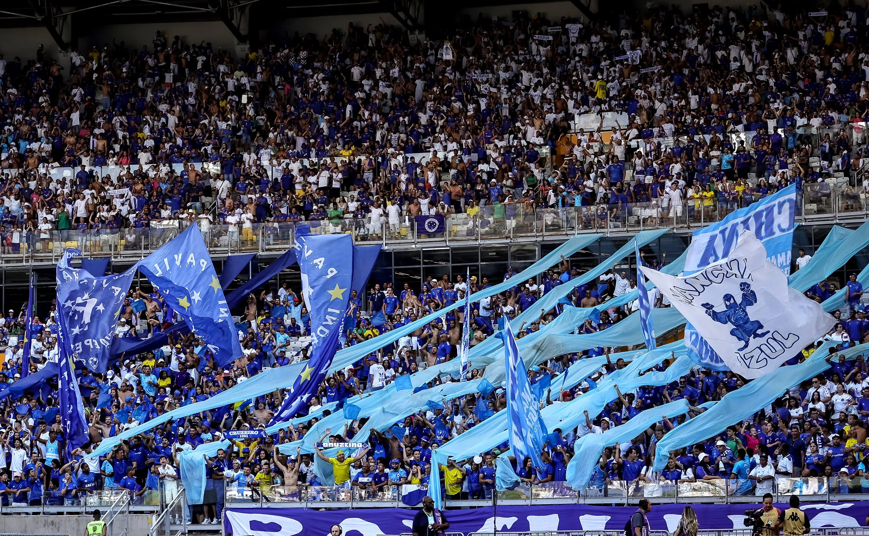 Livre do rebaixamento, com torcida de volta, s&oacute; boas not&iacute;cias: &eacute; o Cruzeiro, mas nem parece o Cruzeiro