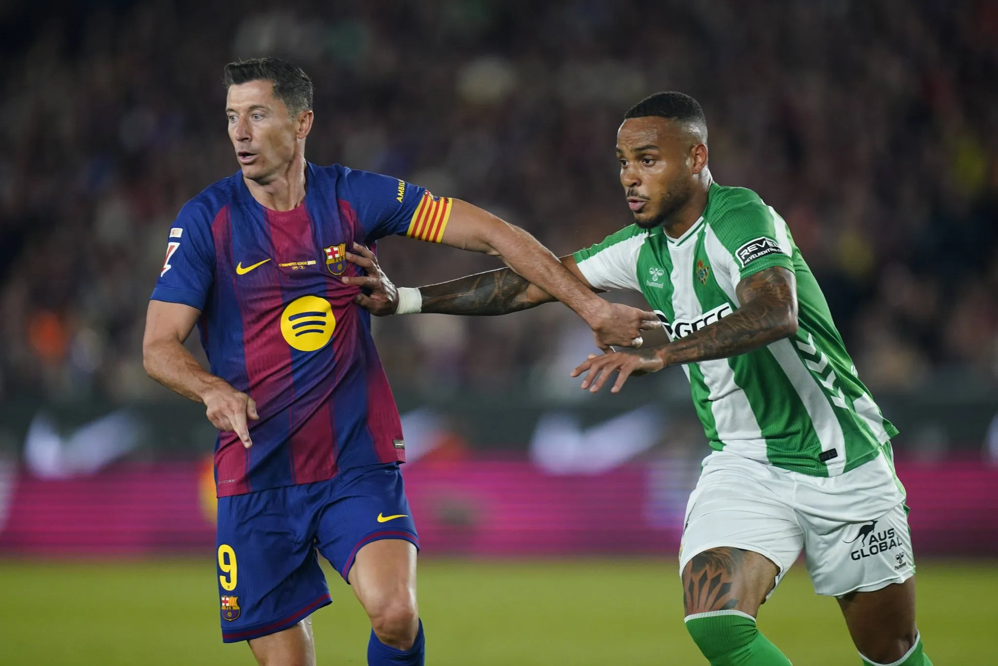 Natan marca Lewandowski em Barcelona x Betis