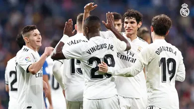 O Real Madrid passou como quis pelo Melilla, com boas apari&ccedil;&otilde;es de Isco, Asensio e Vin&iacute;cius