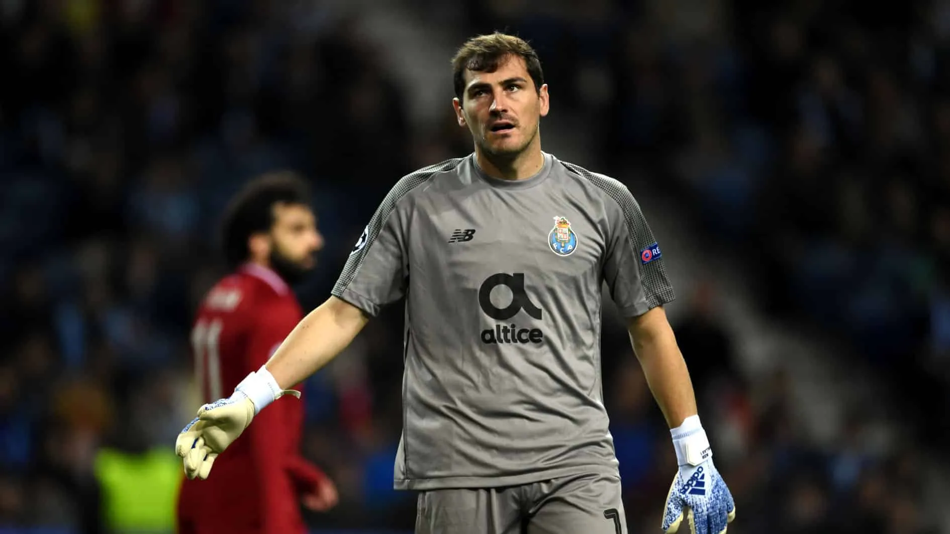 Casillas sofre infarto em treino do Porto, &eacute; levado ao hospital, mas n&atilde;o corre risco de morte