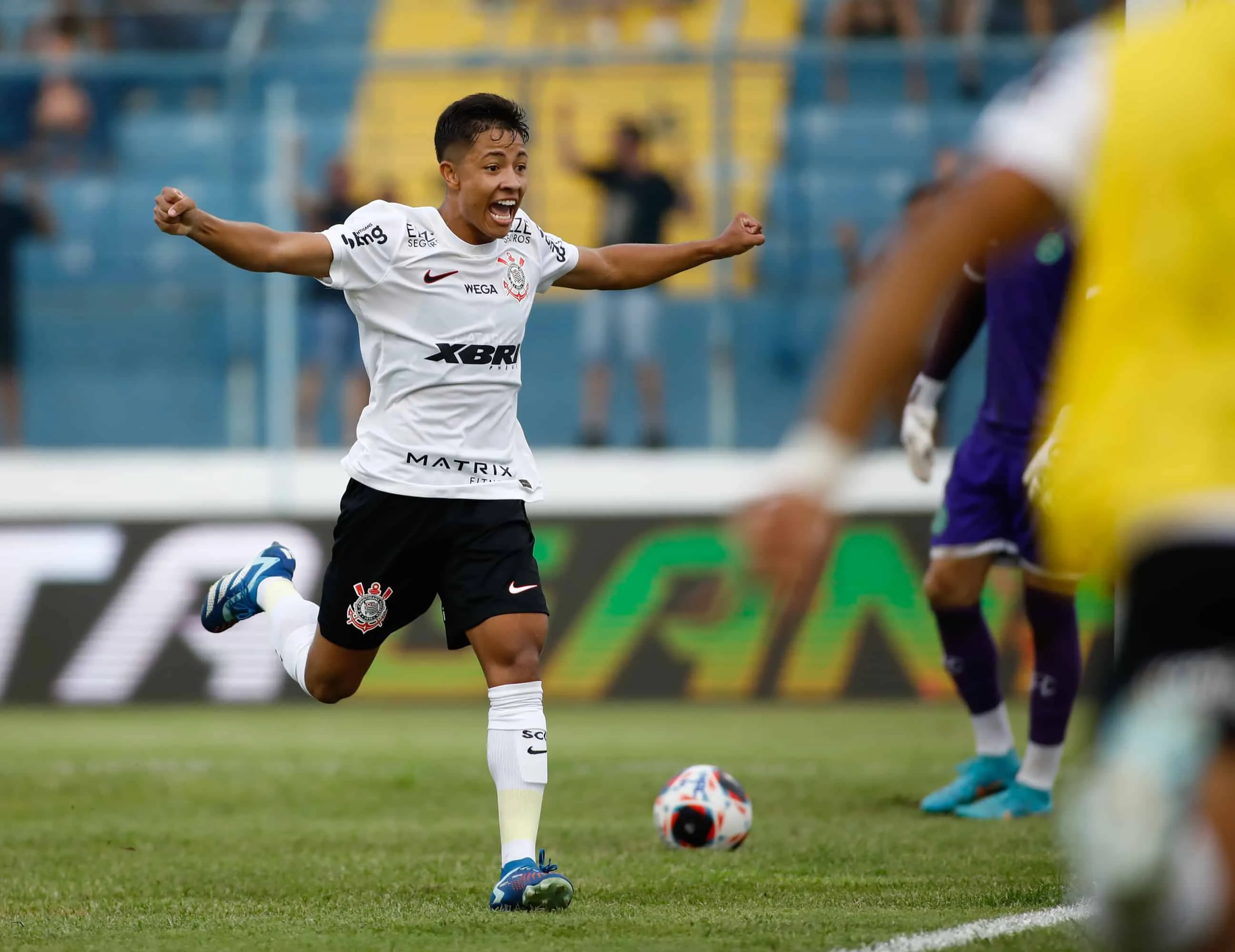 Com direito a goleada, Corinthians passa pelo CRB e avan&ccedil;a &agrave;s quartas de final da Copinha