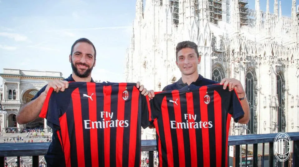 Higua&iacute;n: &ldquo;Todos me queriam no Milan, mas no Chelsea s&oacute; Sarri desejava minha contrata&ccedil;&atilde;o&rdquo;
