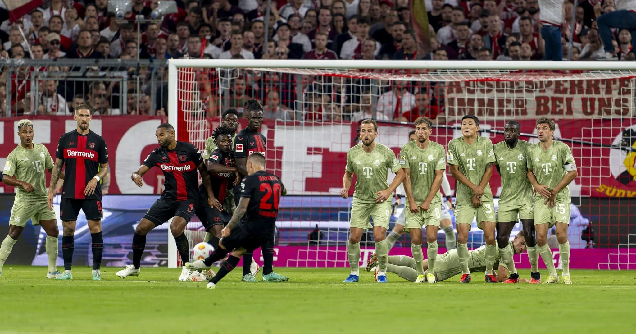 Pela hist&oacute;ria e pela invencibilidade, o Bayer Levekusen recebe no Bayern de Munique na tipo-final da Bundesliga