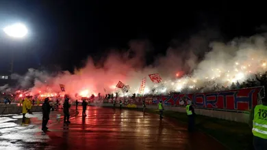 &Eacute; hipnotizante a festa que os ultras do Estrela Vermelha, mesmo visitantes, fizeram no D&eacute;rbi Eterno