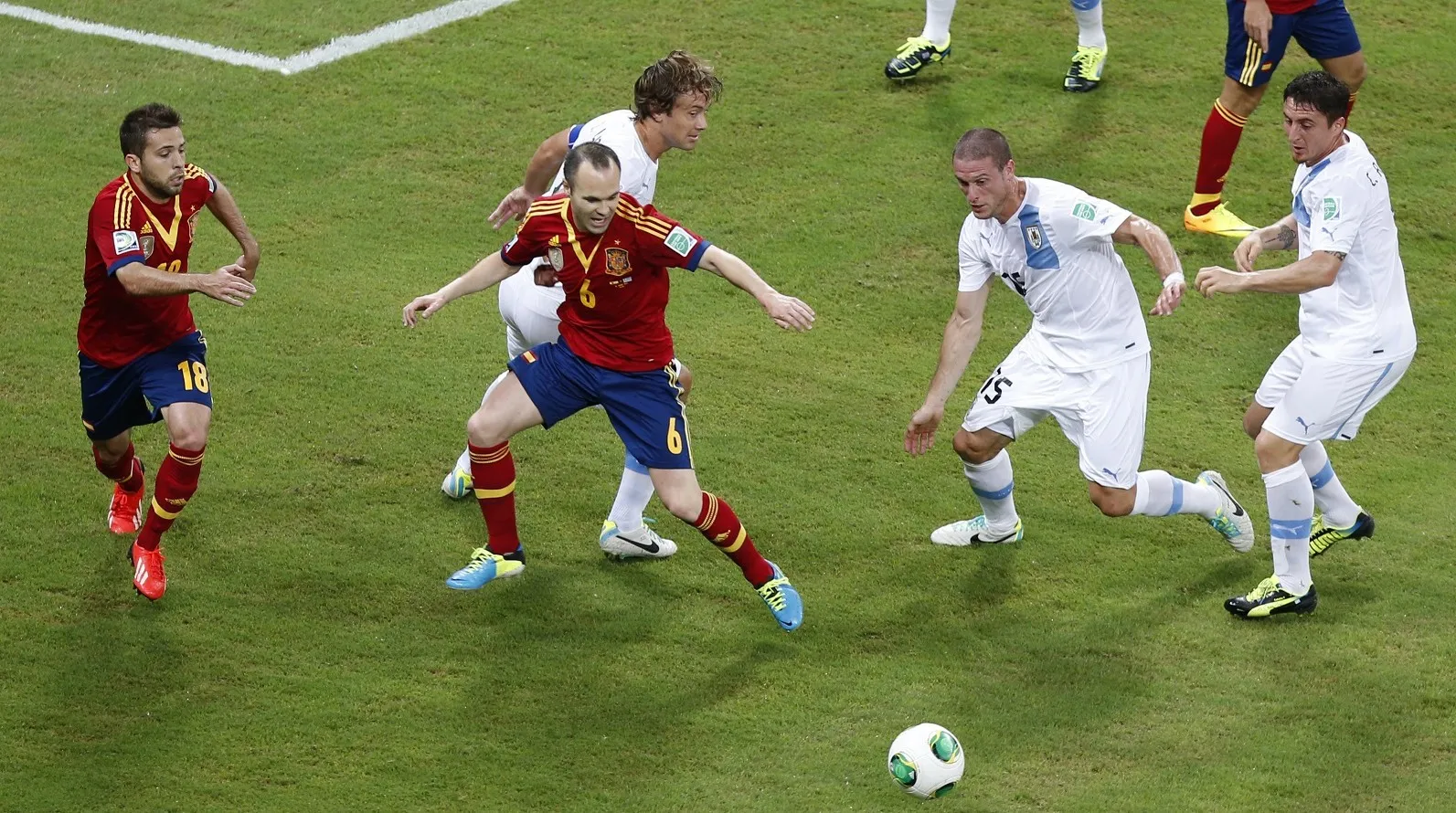 No baile espanhol, o Uruguai s&oacute; correu atr&aacute;s da bola