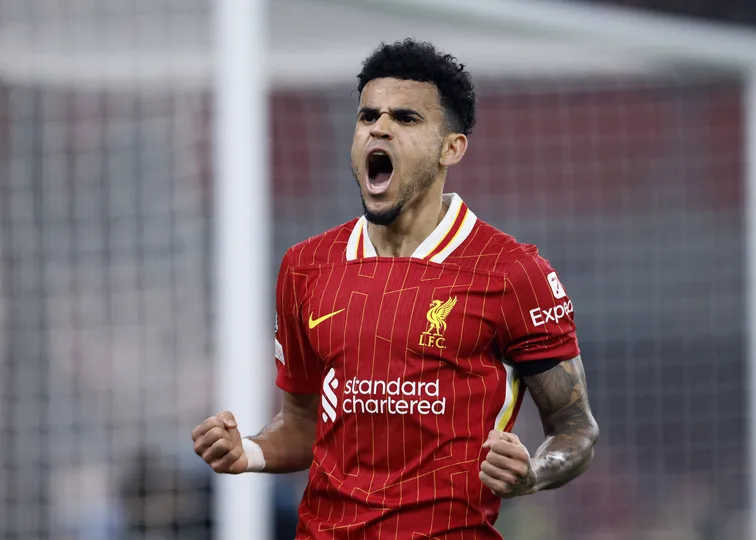 Luis D&iacute;az celebra gol pelo Liverpool
