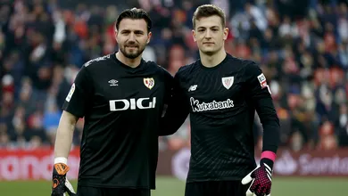 Todos os goleiros de La Liga vestiram uniformes pretos para celebrar os 80 anos de Iribar, lenda do Athletic Bilbao e da sele&ccedil;&atilde;o